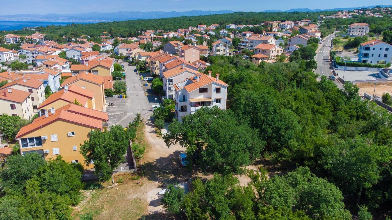 Apartman Mihael Малинска Экстерьер фото